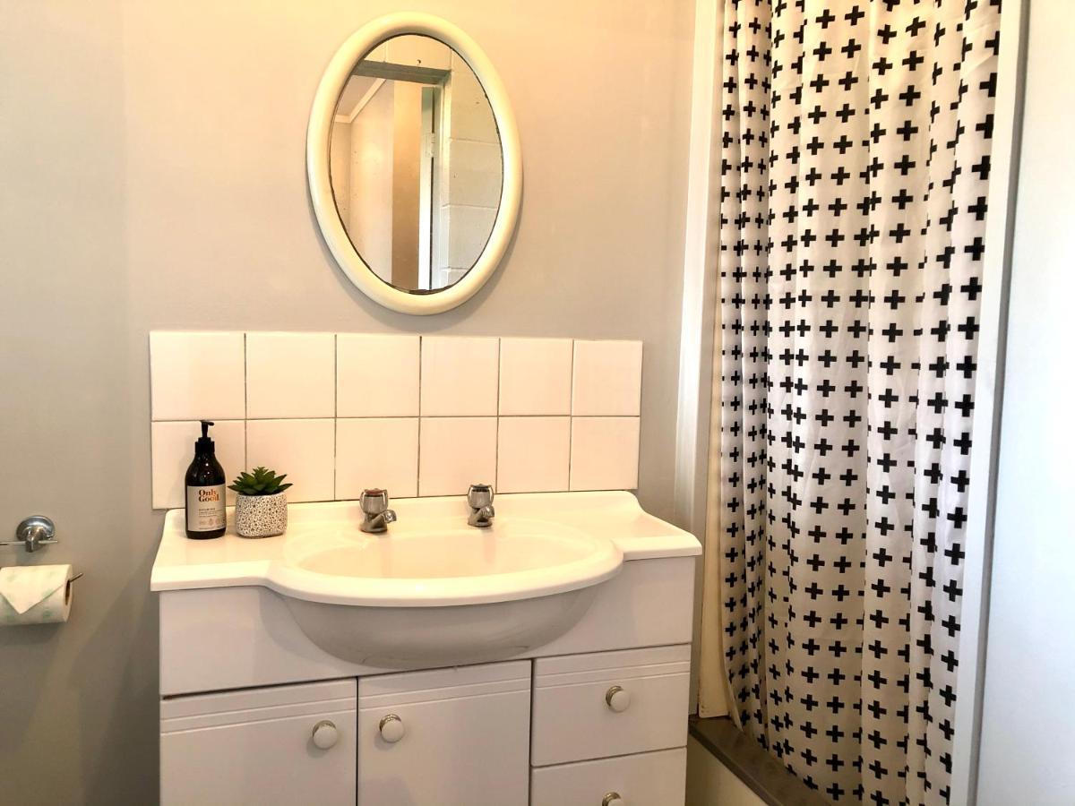 Prime Location - Gilmour Getaway Apartamento Raglan Exterior foto